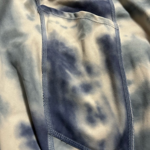 Women's Tie Dye Blue and White American Eagle Leggings Size Large - Picture 7 of 10